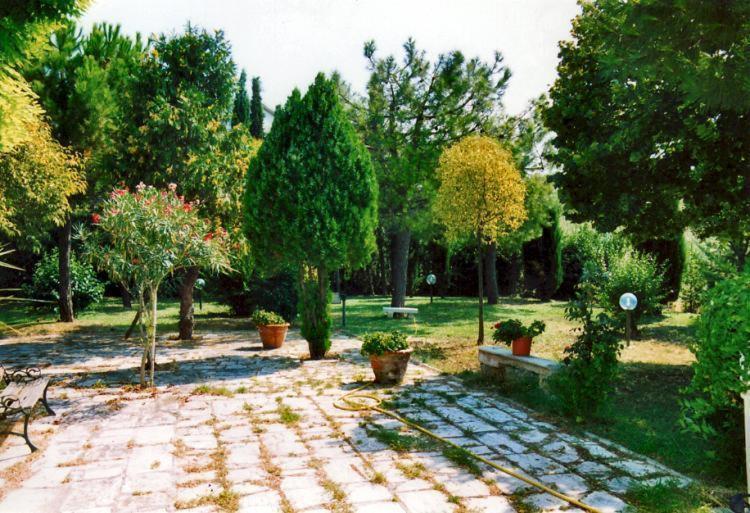 Bed&Breakfast Giardino Agritourist 콘트로구에라 외부 사진