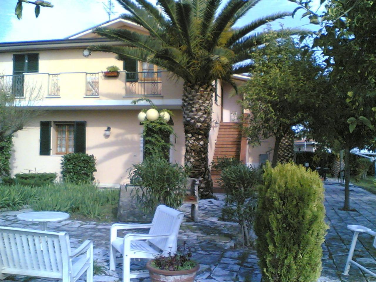 Bed&Breakfast Giardino Agritourist 콘트로구에라 외부 사진